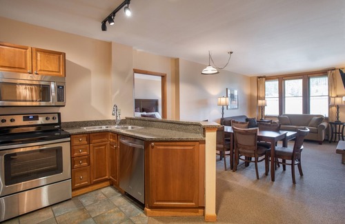 Winter Park Condo | Zephyr Mountain Lodge, Condo | 2 bedroom Continental Divide & The Village Views (Select Rated Condo 2402)
