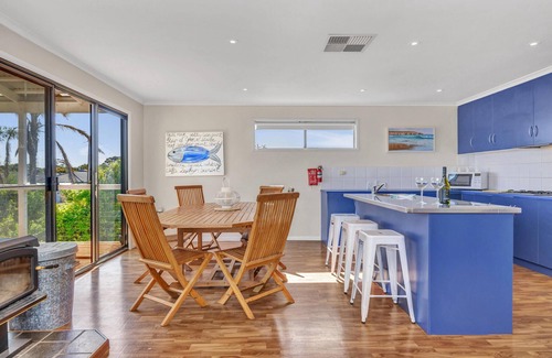Port Willunga House | Zephyr Shores - Port Willunga - Cosy Beach Retreat just Moments from the Beach