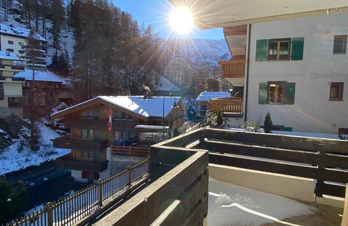 Zermatt Apartment | Zermatt Attila, Spacious Downtown Flat - Sleeps 7