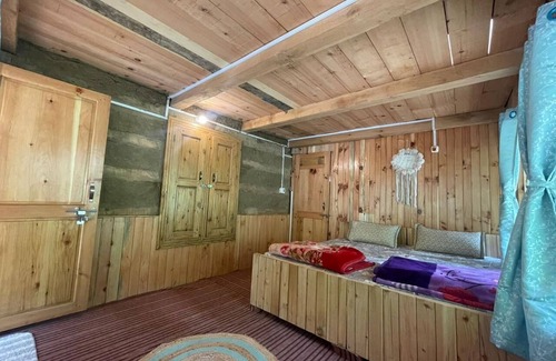 Kullu Hotel | Zevibes Cafe & Homestay