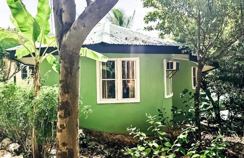 Daanbantayan Hotel | ZHANG RESORT and DIVE CENTER