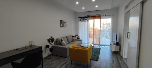 Lakatamia Apartment | Zinas modern flat Nicosia