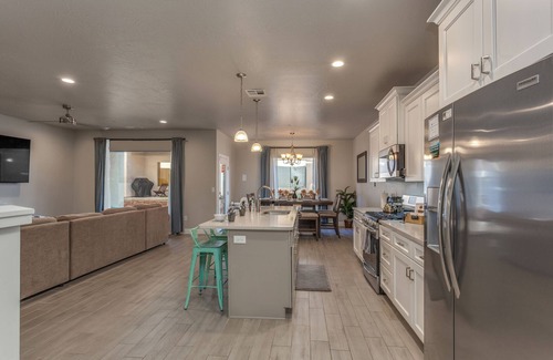 Hurricane House | Zion Village Resort 339 | Ping Pong Table, Mister system, Resort Pool and Amenities
