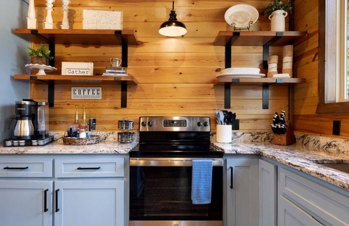 Broken Bow Cabin | Zipline! Playground HotTub Firepit Arcade 4KingBed