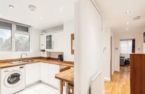 Bunhill Apartment | Zone 1 Spacious 1-Bed Flat – Sleeps 4 | Modern Comfort in Prime Location!