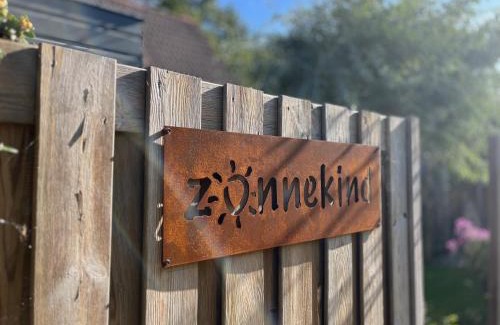 Noordwijkerhout House | "Zonnekind" Atmospheric holiday home in Noordwijkerhout near the beach