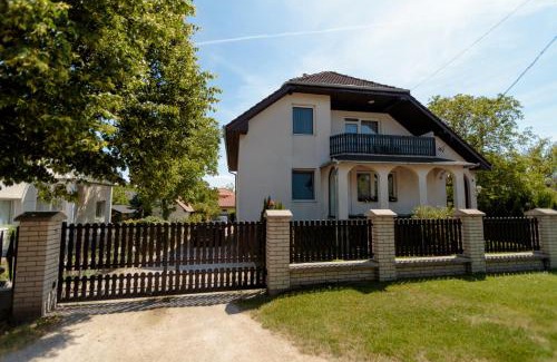 Gyenesdias Apartment | Zsuzsa Apartman