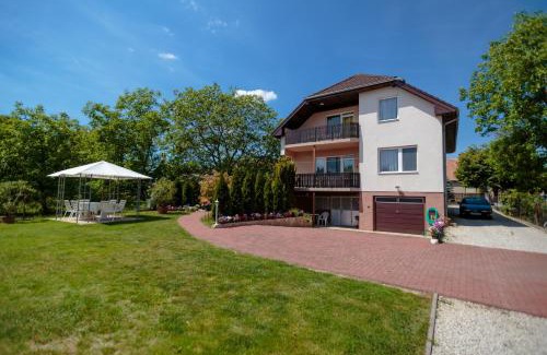 Gyenesdias Apartment | Zsuzsa Apartman