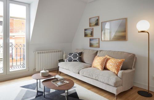 San Sebastian Centro Apartment | Zubieta Playa 3 by FeelFree Rentals