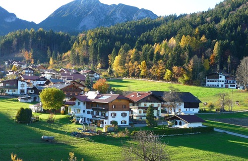 Wiesing Apartment | Zweibettzimmer, Dusche, Etagentoilette, Balkon - Landhaus Alpenblick