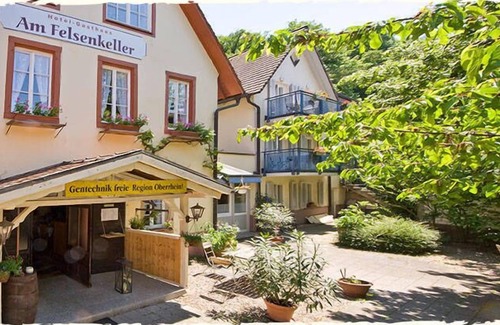 Staufen im Breisgau Apartment | Zweibettzimmer mit WC und Dusche