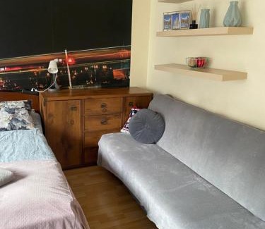 Nowa Praga Apartment | Zwykłe mieszkanie na Wileńska, trzy przystanki do starego miasta,dwa przystanki do szpitala praskiego
