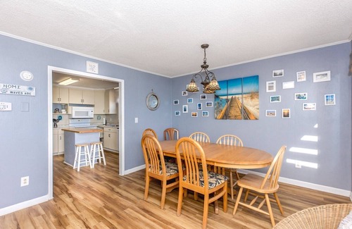 Surf City House | Zzzz's By The Seas - Oceanfront 3 BR cottage in Surf City! Dog Friendly!