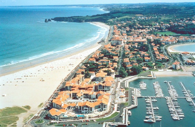 À 50m de la Plage! Apt Duplex + Vue sur le Port