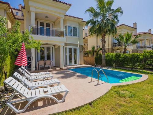 Çalış'ta Denize Sıfır 10 Kişilik Villa Starfish 4