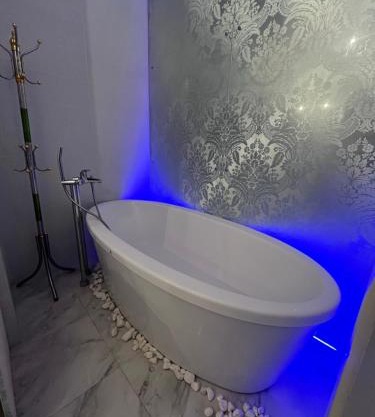 на ПЛЯЖЕ Отрада, Французский бульвар Просторный 2 комн Luxury апартамент , центр ЖК Париж