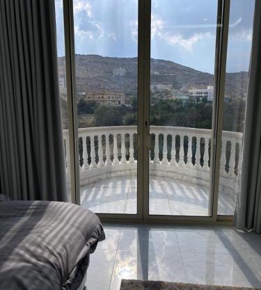 شقق الاطاولة المفروشة