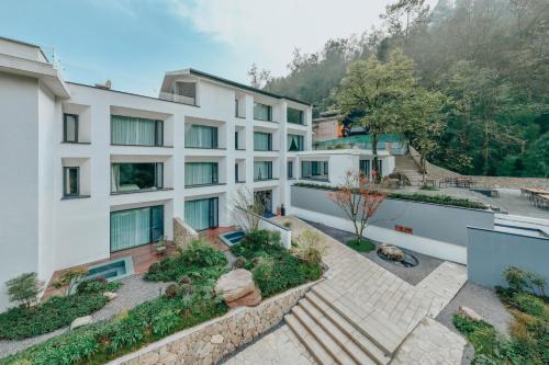 峨眉山和院一溪清音酒店