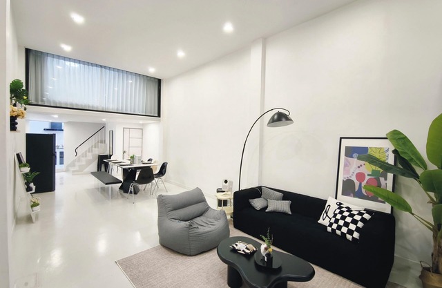 曼谷市中心 2分钟抵达silom mrt和bts 公共交通出行方便 5房5床11人 朱拉医院 尚泰Silom lumpini park bnh医院 曼谷一号