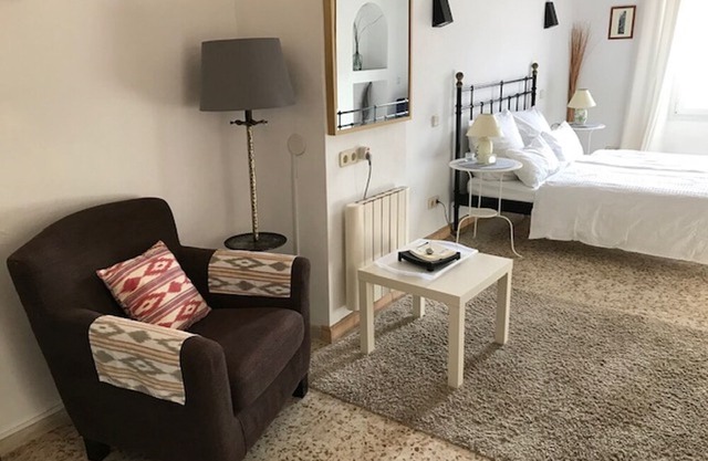 1.5 Room Studio in historic manor house with pool and garden