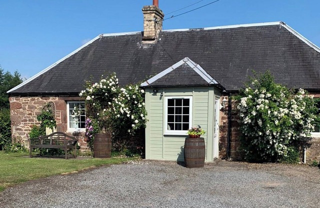 1 bedroom accommodation in Bridge of Earn near Perth