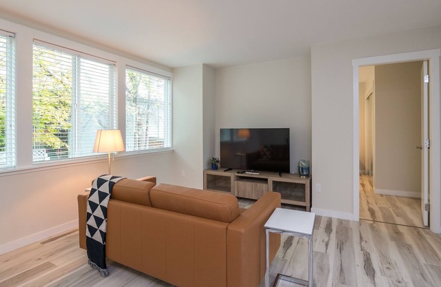 1 BED 1 BATH Executive suite.