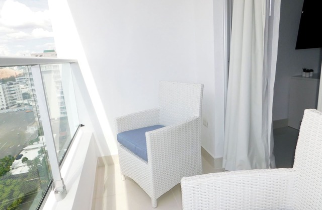 1 Bed Apartment, floor 13