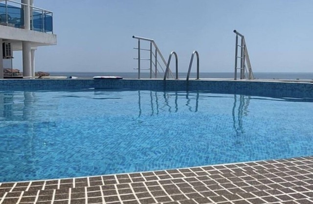 1-Bed modern Sea View Apartment in Aparthotel