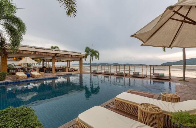 1 BED ROOM/DIRECT AT WATER FRONT