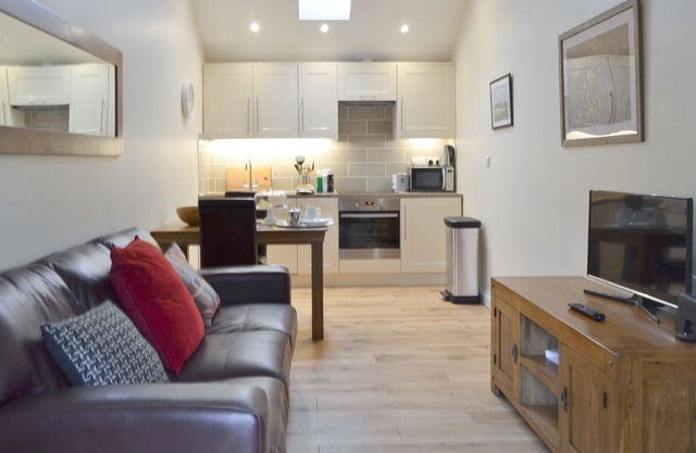 1 bedroom accommodation in Wisborough Green, near Billingshurst