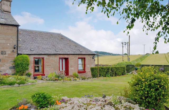 1 bedroom accommodation in Alyth, near Blairgowrie