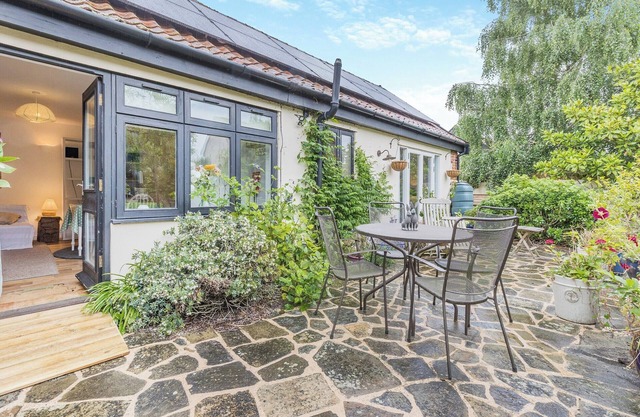 1 bedroom accommodation in Woodrising
