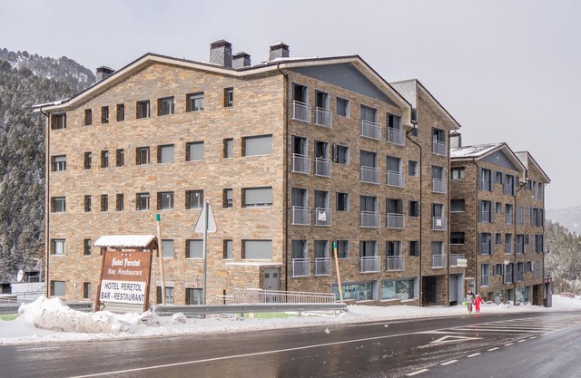 1 Bedroom Apart (2 adults + 2 children). Alt. 1950 m. PER 3E