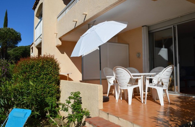 1 bedroom apartment on the ground floor, 300 m from the beach, in the Gulf of St Tropez