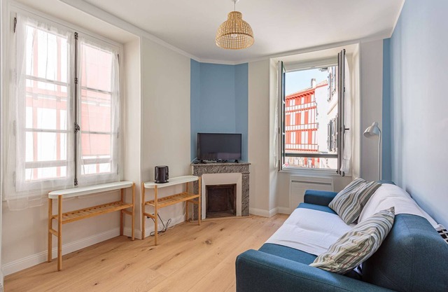 1 Bedroom Apartment In Ciboure