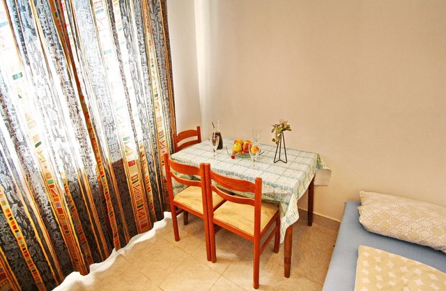 1 bedroom apartment with garden