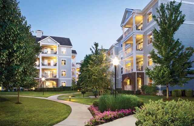 1 Bedroom Suite w/Mini Kitchen in Nashville!