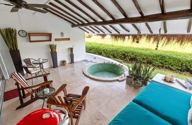 1-Bedroom Unit With Convenient Access to the Pool and Beach