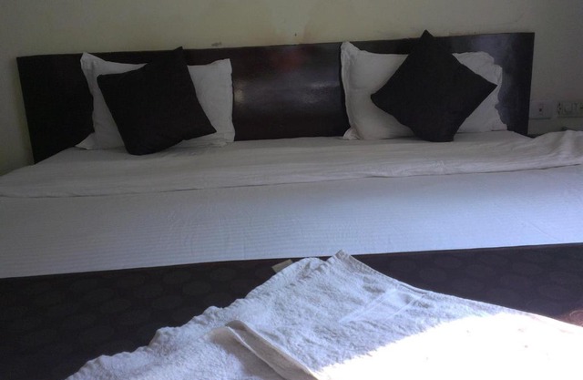 1 BR Apartment in Kalyani Nagar, Pune, by GuestHouser (9F74)