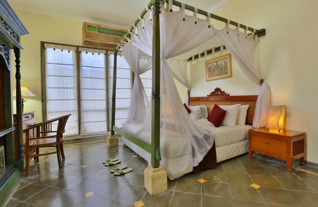 1 BR Villa near Ubud with a private plunge pool and a living area incl breakfast