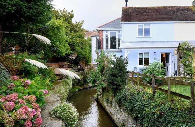 Lymbrook Cottages 