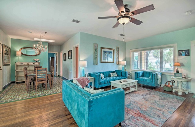 1 Mi to Dtwn Rockport: 'Ocean Pearl' House