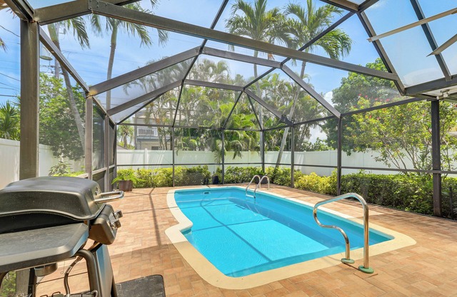 1 Mi to Vanderbilt Beach! Family Home on 500 Block