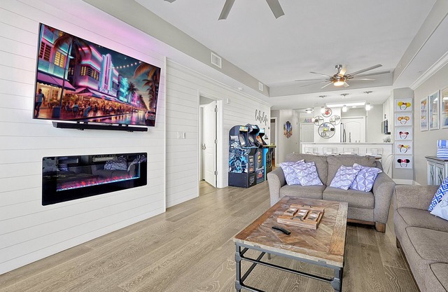 <1 Mile to Disney & Fireworks View ★ Resort Pool ★ Toy Story Theme Room ★JP Jeep