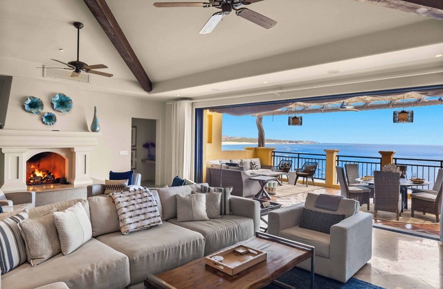 1 NIGHT FREE! Oceanview Penthouse, 5-star Service & Resort Amenities in Cabo