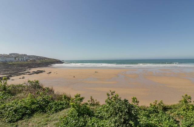 1 SPINNAKERS, family friendly, character holiday cottage in Newquay