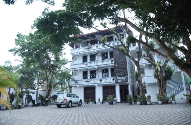 10-bedroom hotel in amazing Matara with AC