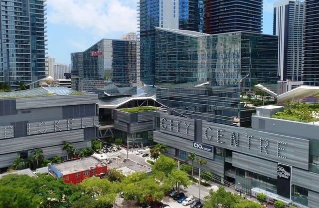 10 BEDS, 4 BATHS, Sleep 16 in the most Prime Location in Miami!