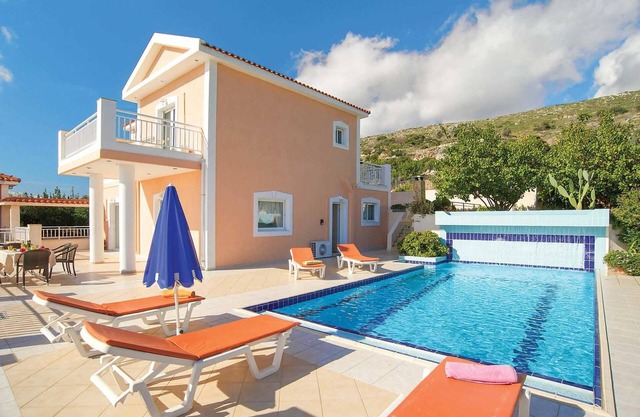 10 mins walk to a small selection of amenities