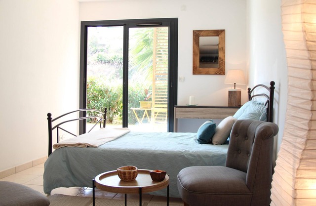 10 MN FROM NICE AIRPORT, SEA VIEW, CONTINUED ON TERRACE AND GARDEN